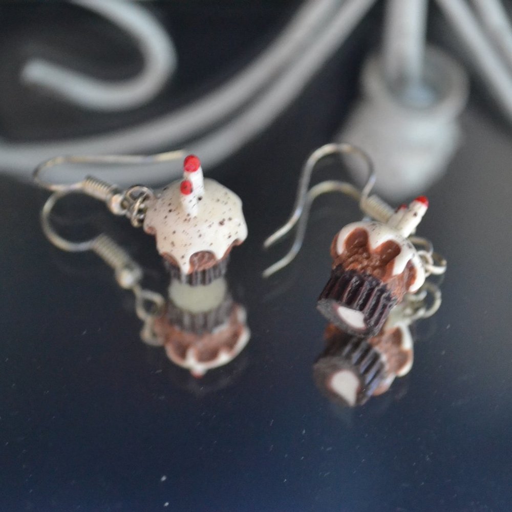 ✨ FREE ✨ Cupcake Earrings